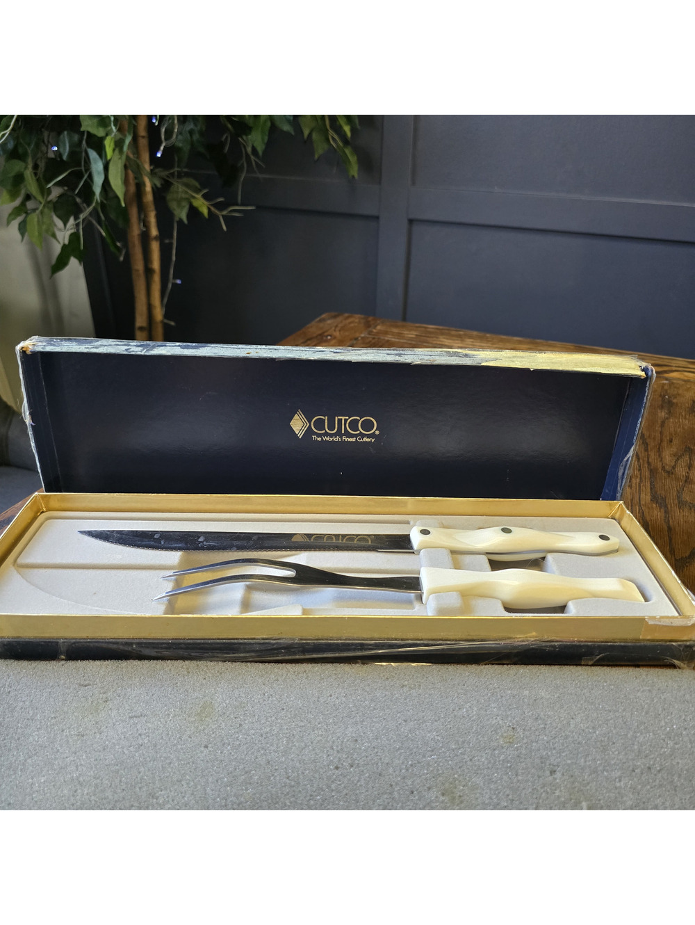 Vintage Cutco Cutlery Carving Knife Set Made is the USA Hinged Case is very poor